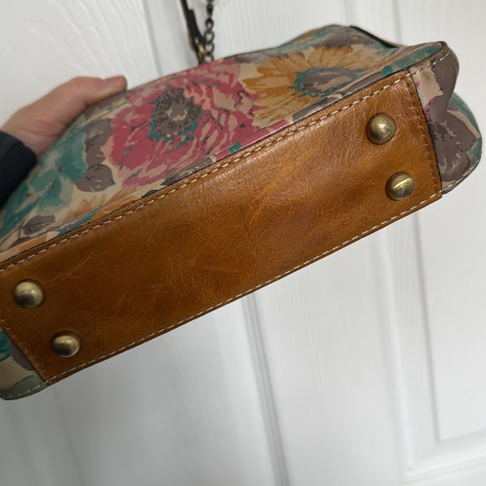 Patricia Nash crossbody gently used - Picture 8 of 8